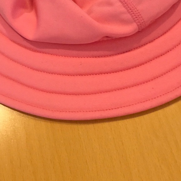 Bucket Hat Reversible from Mermaid Print to Solid Pink, 4-5 years - Picture 4 of 5